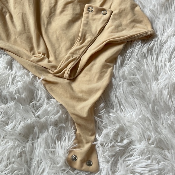 SKIMS FITS EVERYBODY SQUARE NECK BODYSUIT - Picture 6 of 8